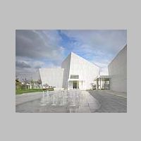 Richard Meier, OCT Shenzhen Clubhouse, China, photo by Roland Halbe on www.newyork-architects.com.jpg